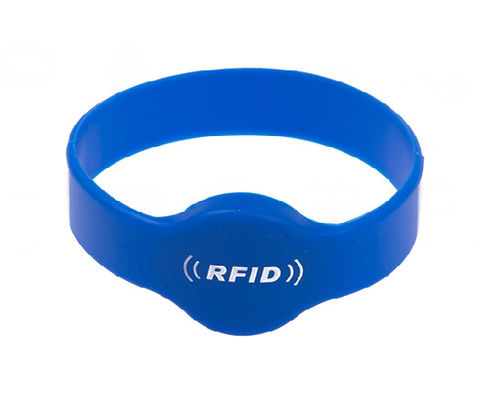 Pulseras RFID de encargo del silicón IP68 para las zonas recreativas